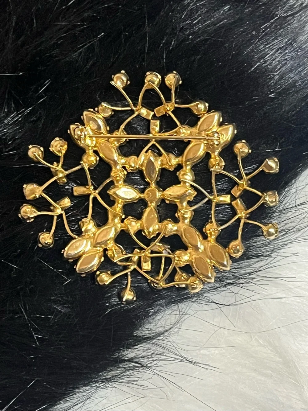 Vintage Sparkling Rhinestones Brooch